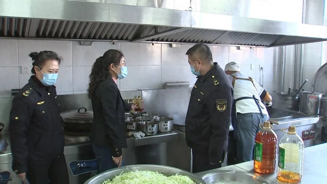 双辽市严查校园食品安全隐患，守护师生健康，你家孩子的饮食安全吗？