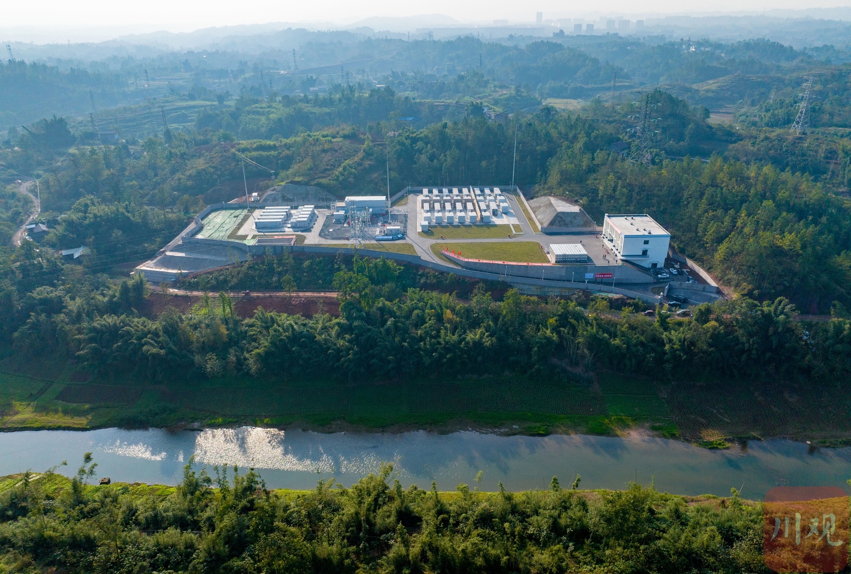 四川首个100MW电化学储能电站投运，占地面积减少20%，运维成本大幅降低  第3张