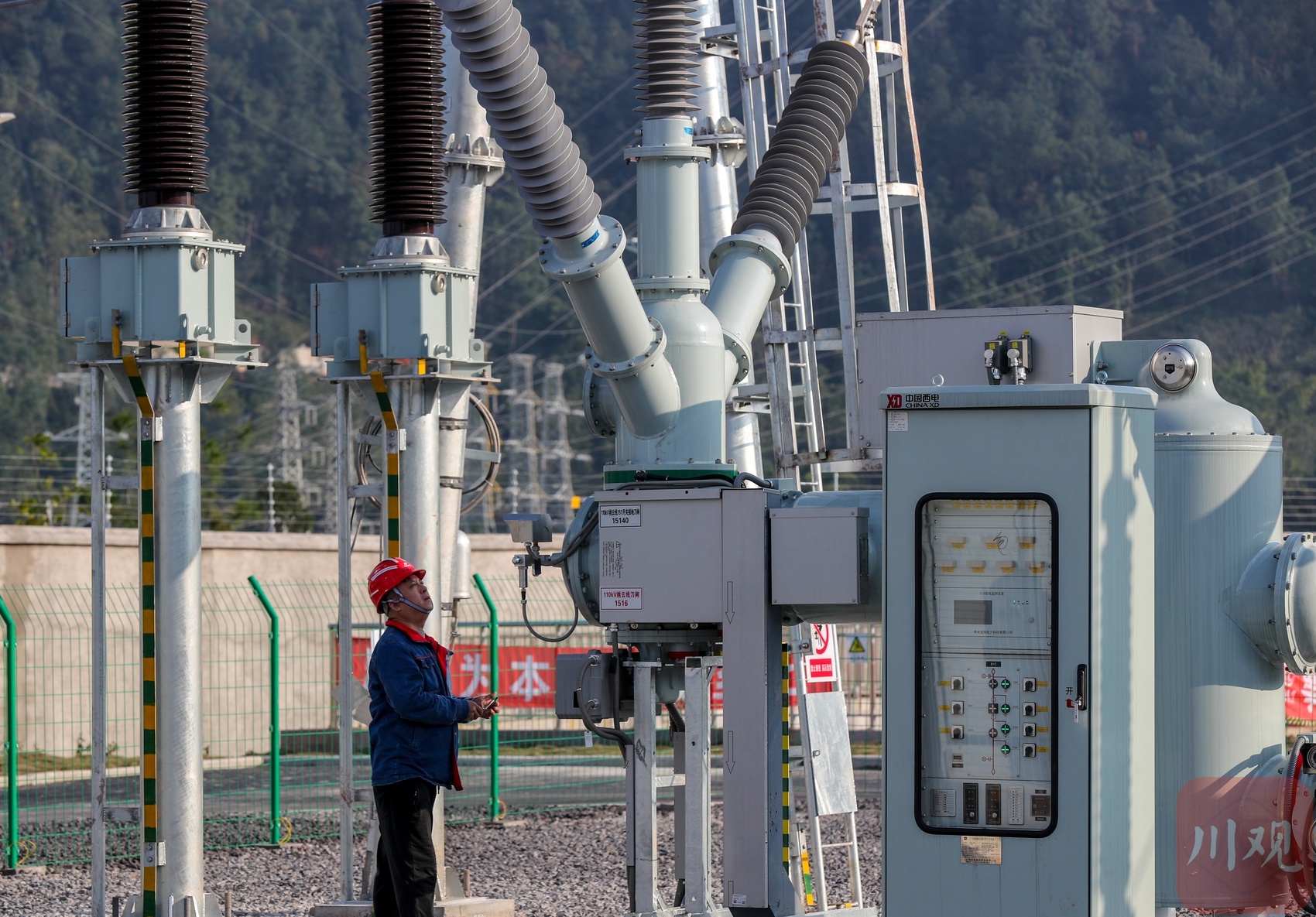 四川首个100MW电化学储能电站投运，占地面积减少20%，运维成本大幅降低  第4张