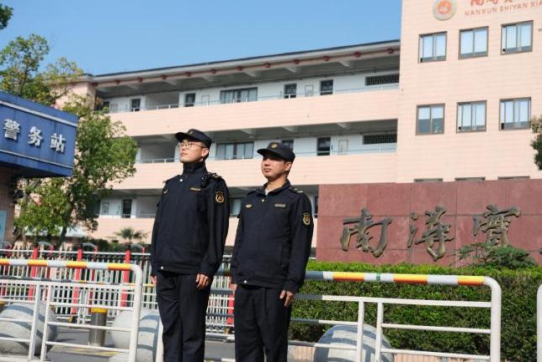 凌晨5:30的守护者：执法蓝如何在寒风中守护我们的城市？  第2张