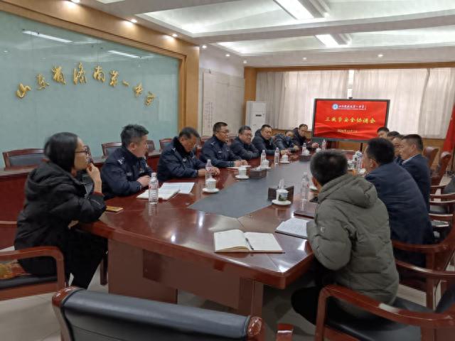 济南一中门口交通拥堵大揭秘：多方联动整治，错时放学新举措能否破解难题？  第1张