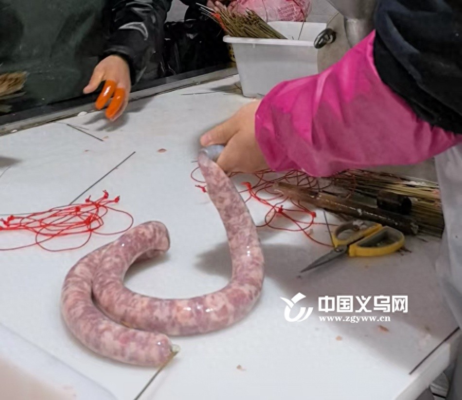 揭秘义乌香肠季：凌晨排队只为一口正宗味道，40年老手艺引爆市场热潮