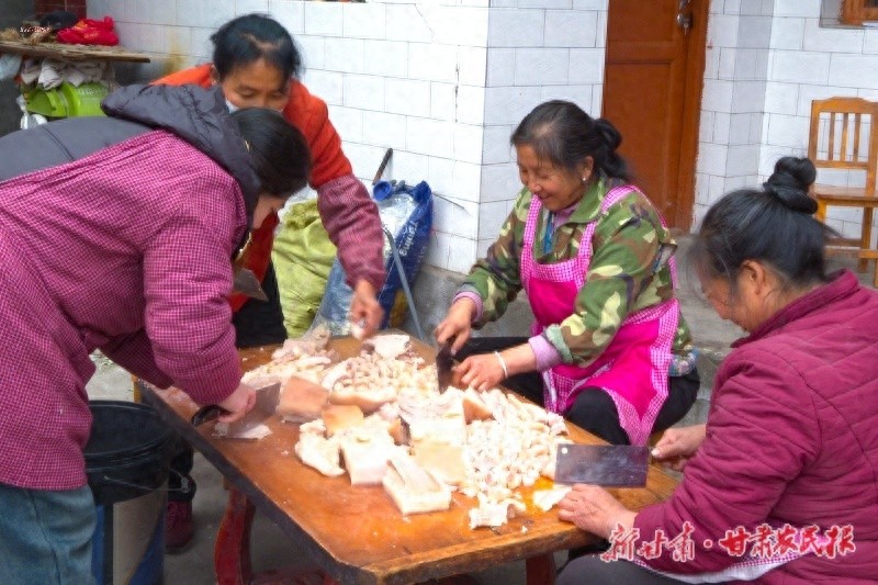 年关将至，农村杀年猪习俗揭秘：传统手艺与丰收喜悦的完美结合