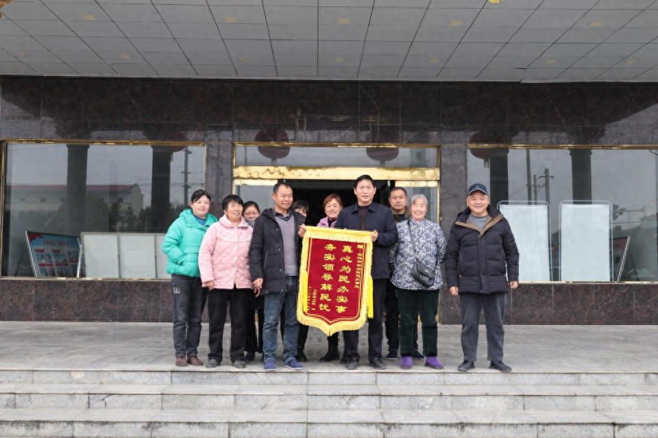 寒风中的暖意：云湖街道如何用行动化解百姓建房难题？  第1张