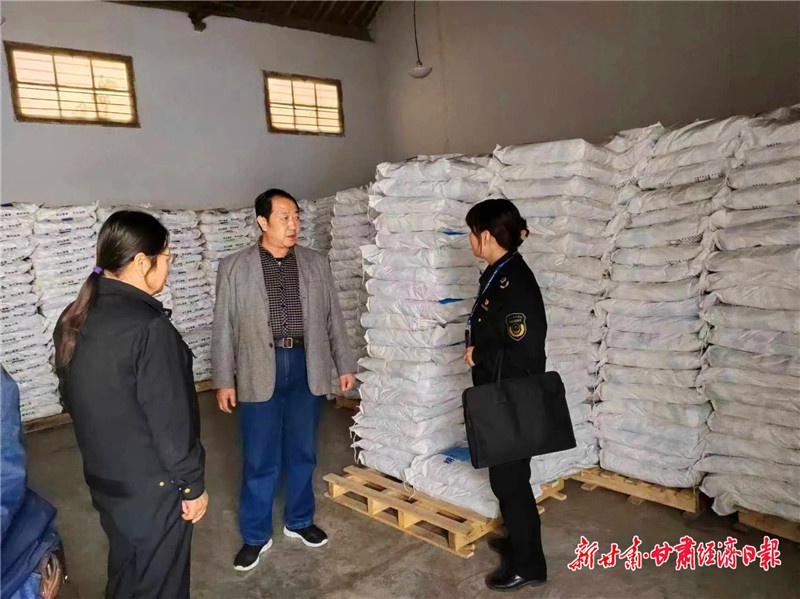 崆峒区市场监管部门全力出击，筑牢食品安全防线，确保食品源头可溯、流向可查、去向可追  第2张