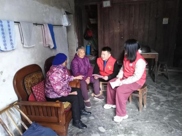 寒冬来袭，南昌暖心行动：上门为独居老人送上安全礼包，你家老人也需要