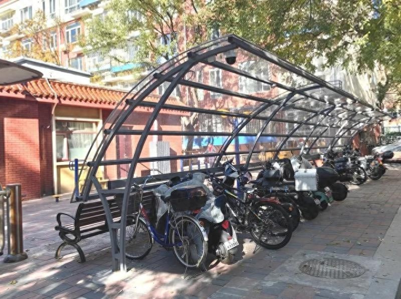 16处电动自行车停车棚投入使用，西城陶然亭街道破解停车难题，居民生活更安全便利  第1张