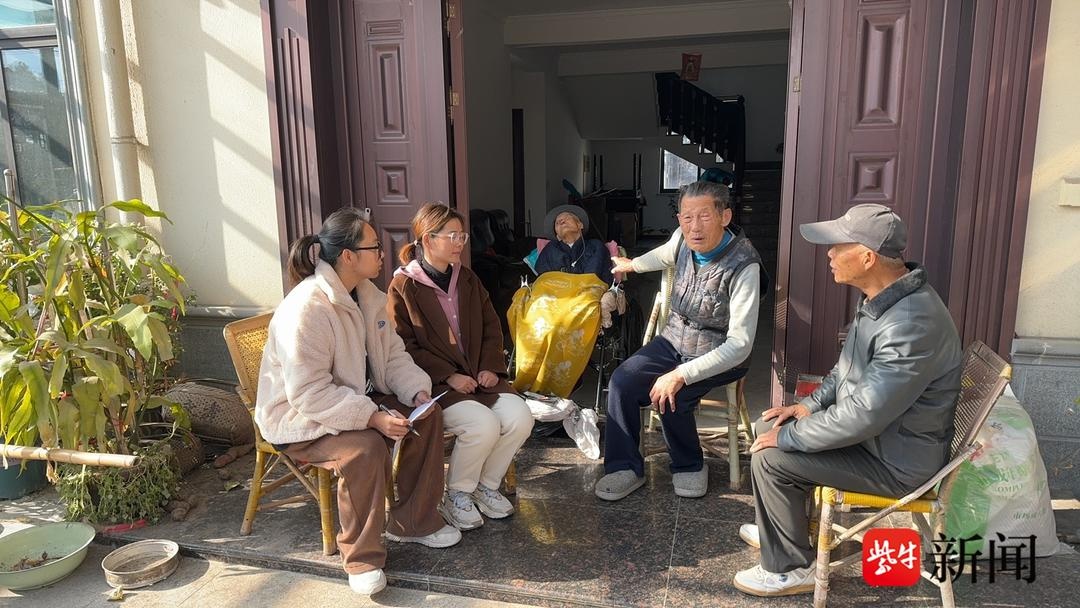84岁老人15年如一日照顾瘫痪妻子，用行动诠释爱情真谛，感动无数人  第3张