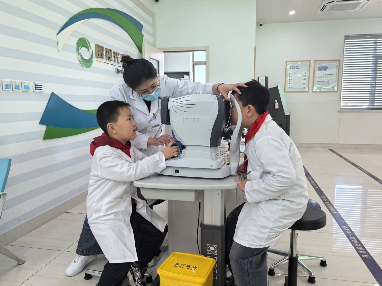 19名小学生变身小小眼科医生，沉浸式体验揭秘视力保护的秘密  第2张