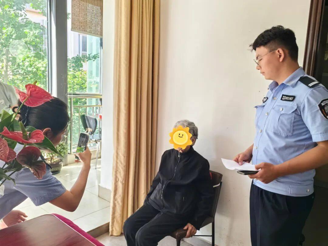 73 岁老人补办身份证，93 岁老人身份证找不到，西山公安上门服务解民忧  第2张