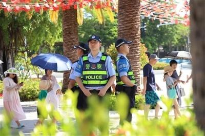 三亚街道处处见警，为市民游客保驾护航！这安全感，绝了  第1张