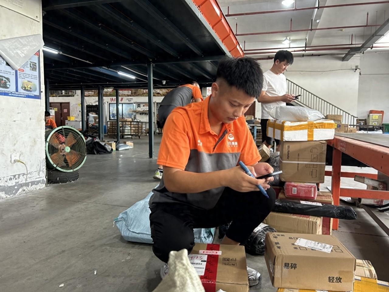 双十一快递大考，海宁申通快递人如何做好寄递接力员？  第1张