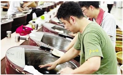 00 后也来参赛！第二届西湖龙井茶核心产区新生代茶人非遗技艺传承竞赛交流活动举行  第2张