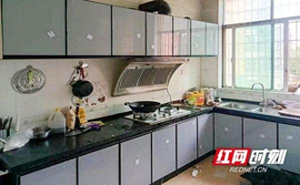 112 户困难残疾家庭厨房大变身！无障碍改造让生活更美好