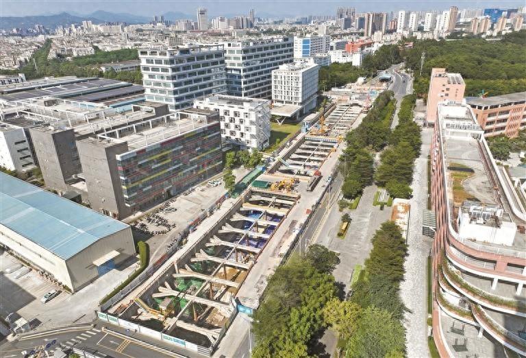 深大城际铁路建设新进展！聚龙站主体结构顺利封顶，40 分钟从坪山到机场不是梦  第1张