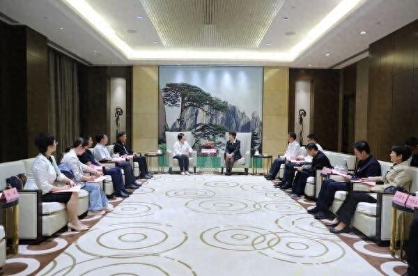 市委书记凌云与嘉宾会谈，黄山将打造世界级旅游目的地