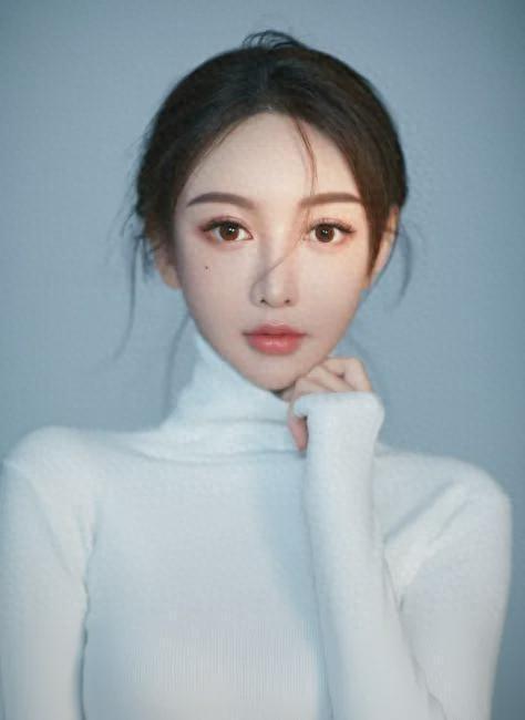 黄晓明女友叶珂直播引争议，伍佰被指猥琐，张雪峰发文力挺