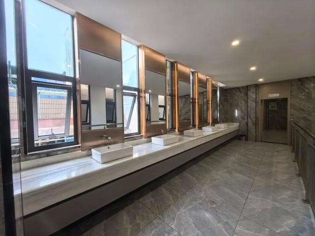 南明区新改建 15 座公厕，美观实用成城市文明新窗口  第3张