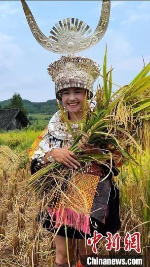 苗家阿格直播带货，200 万粉丝追捧，乡村致富新路径  第1张