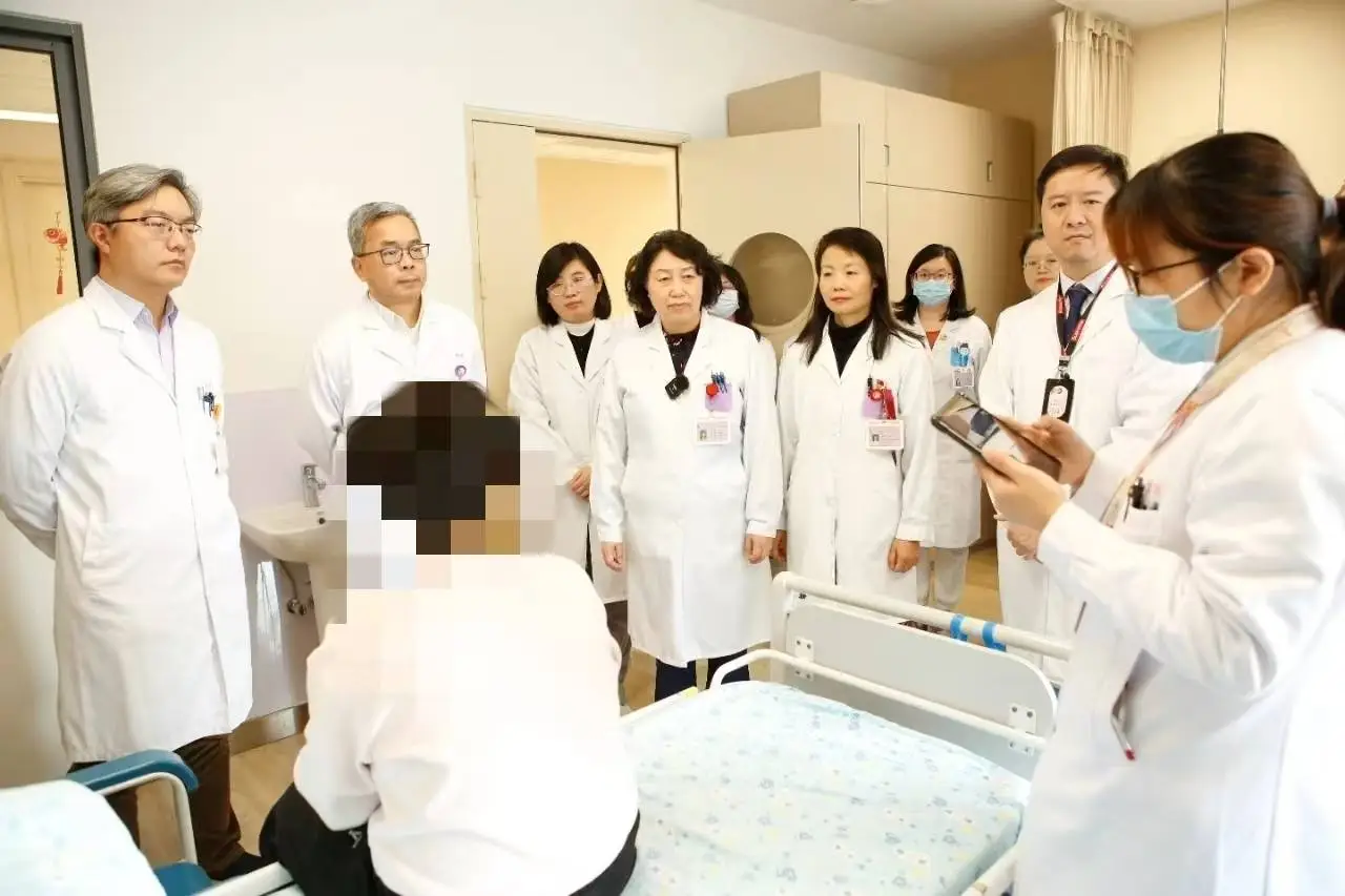 结婚三年不育，男子就医后发现自己竟是女人