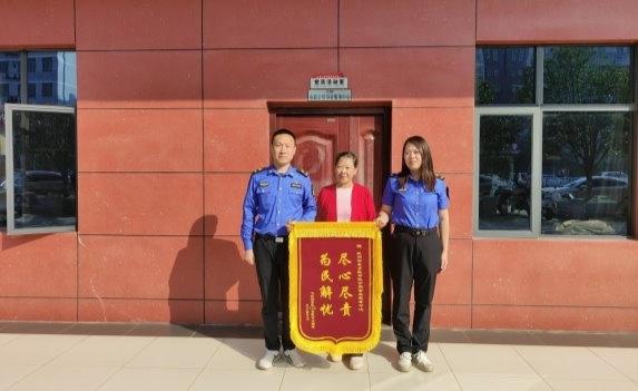 国庆期间，城管局奋战一线，12 米污水管道迅速解决居民困扰  第2张