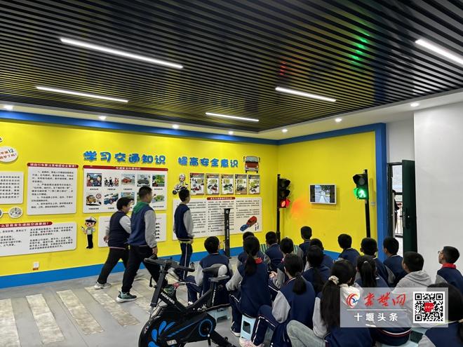 50 余名学生齐聚十堰，这场生命安全科普观展活动太震撼  第2张
