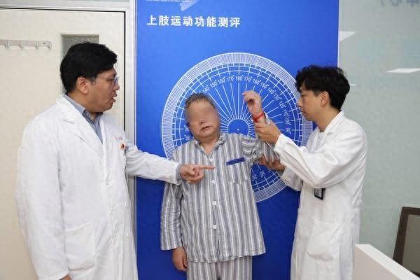 72 岁老人竟因这一习惯，多年无法正常吃饭  第1张