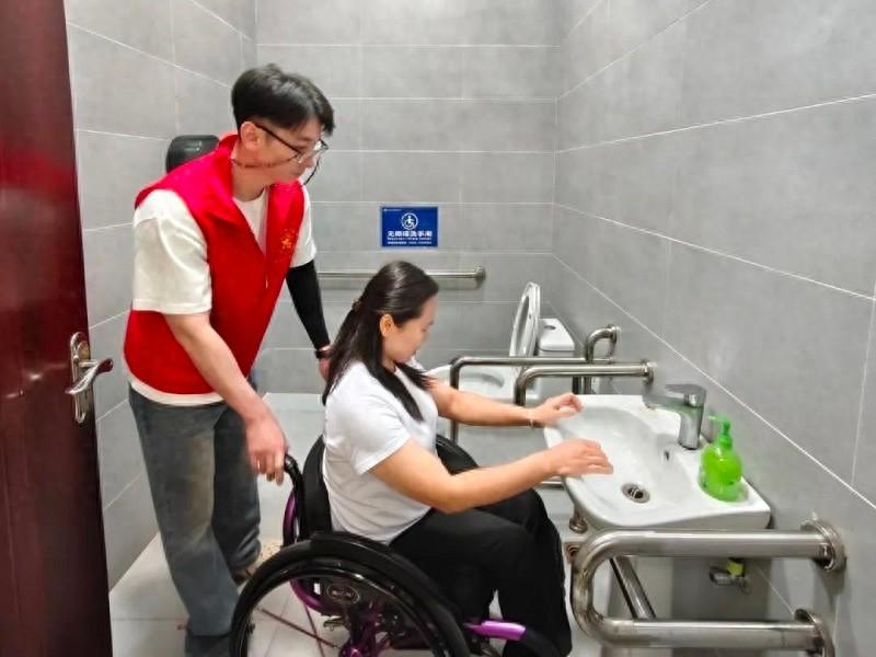 无障碍环境建设体验督导活动：为残疾人提供更贴心的服务  第1张