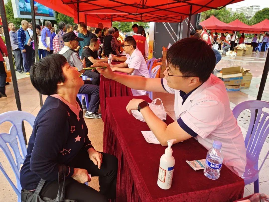 情暖金秋，爱在重阳！龙岩市卫健委组织义诊团队为老人送健康  第4张