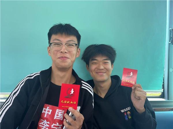 热血诠释无私，烟台职业学院师生踊跃献血，传递爱心正能量  第4张