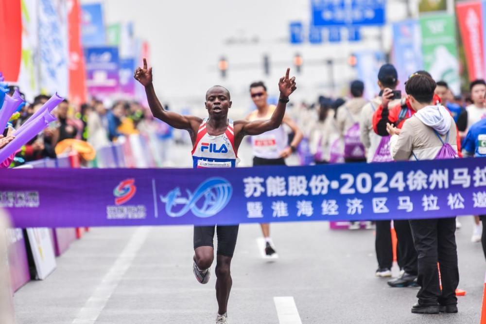 28000 名跑者齐聚徐州，2024 徐州马拉松赛震撼开赛  第3张