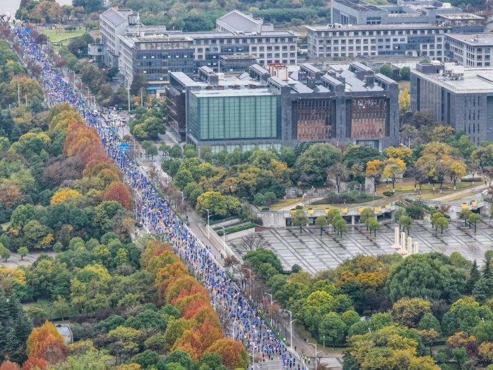 28000 名跑者齐聚徐州，2024 徐州马拉松赛震撼开赛  第4张