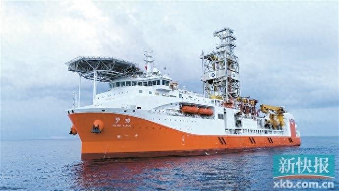 我国自主设计建造的首艘大洋钻探船梦想号入列，堪称海上移动的国家实验室  第1张