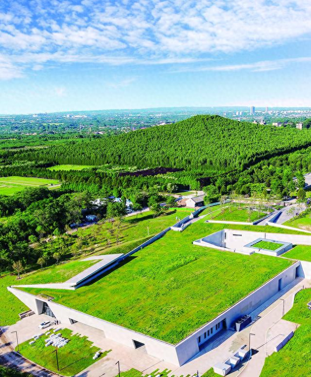 秦始皇帝陵：5 万余件出土文物，38 年修建，陵园布局惊人