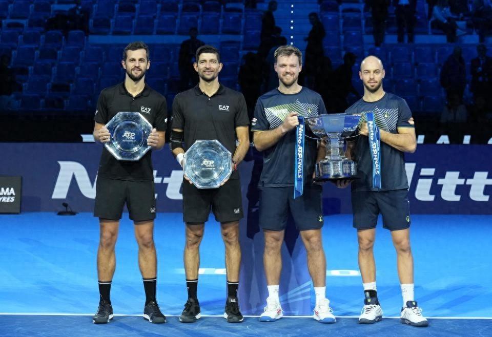 ATP 年终总决赛男双冠军诞生！德国组合克拉维茨/皮茨 2 比 0 完胜阿雷瓦洛/帕维奇