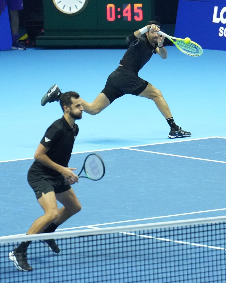 ATP 年终总决赛男双冠军诞生！德国组合克拉维茨/皮茨 2 比 0 完胜阿雷瓦洛/帕维奇  第3张