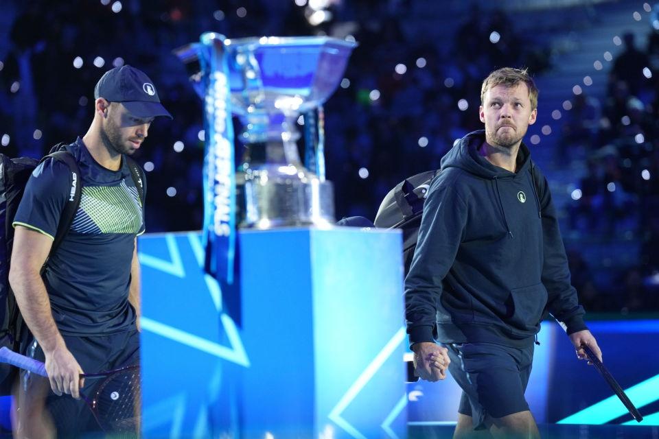 ATP 年终总决赛男双冠军诞生！德国组合克拉维茨/皮茨 2 比 0 完胜阿雷瓦洛/帕维奇  第4张
