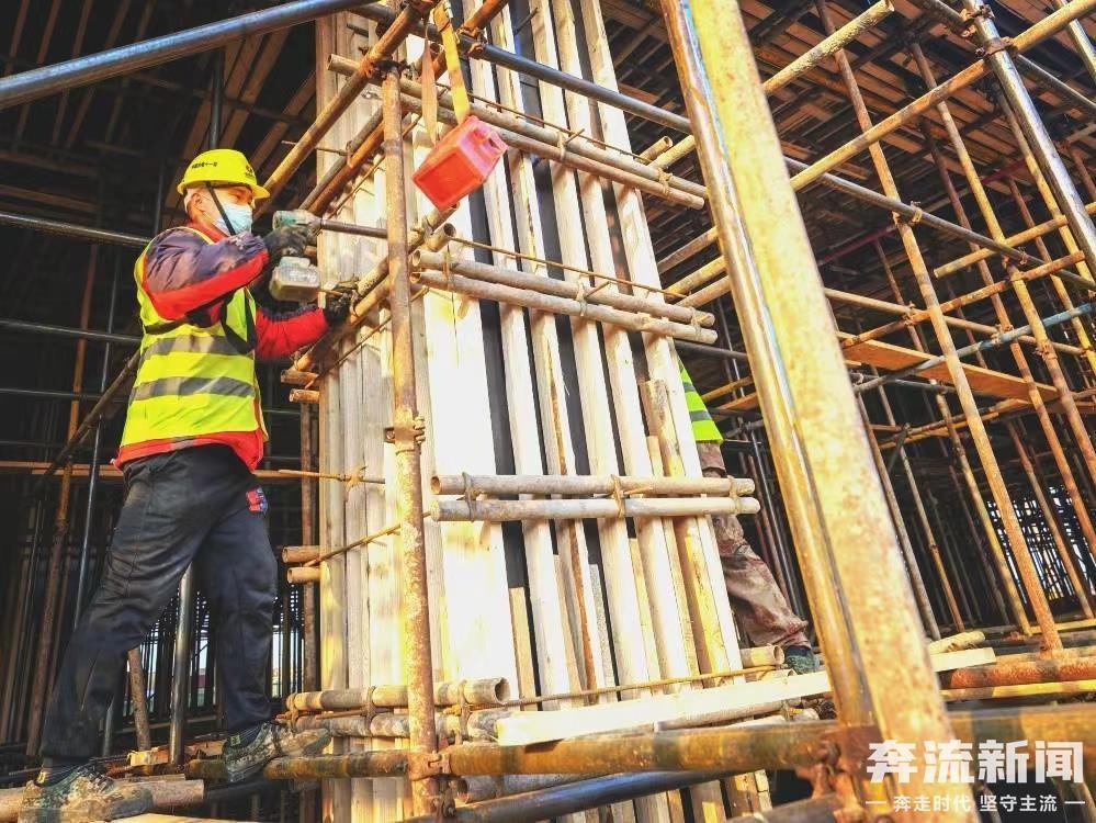 兰州五泉下广场提升改造项目，寒冬中施工热火朝天，只为尽早完工  第3张
