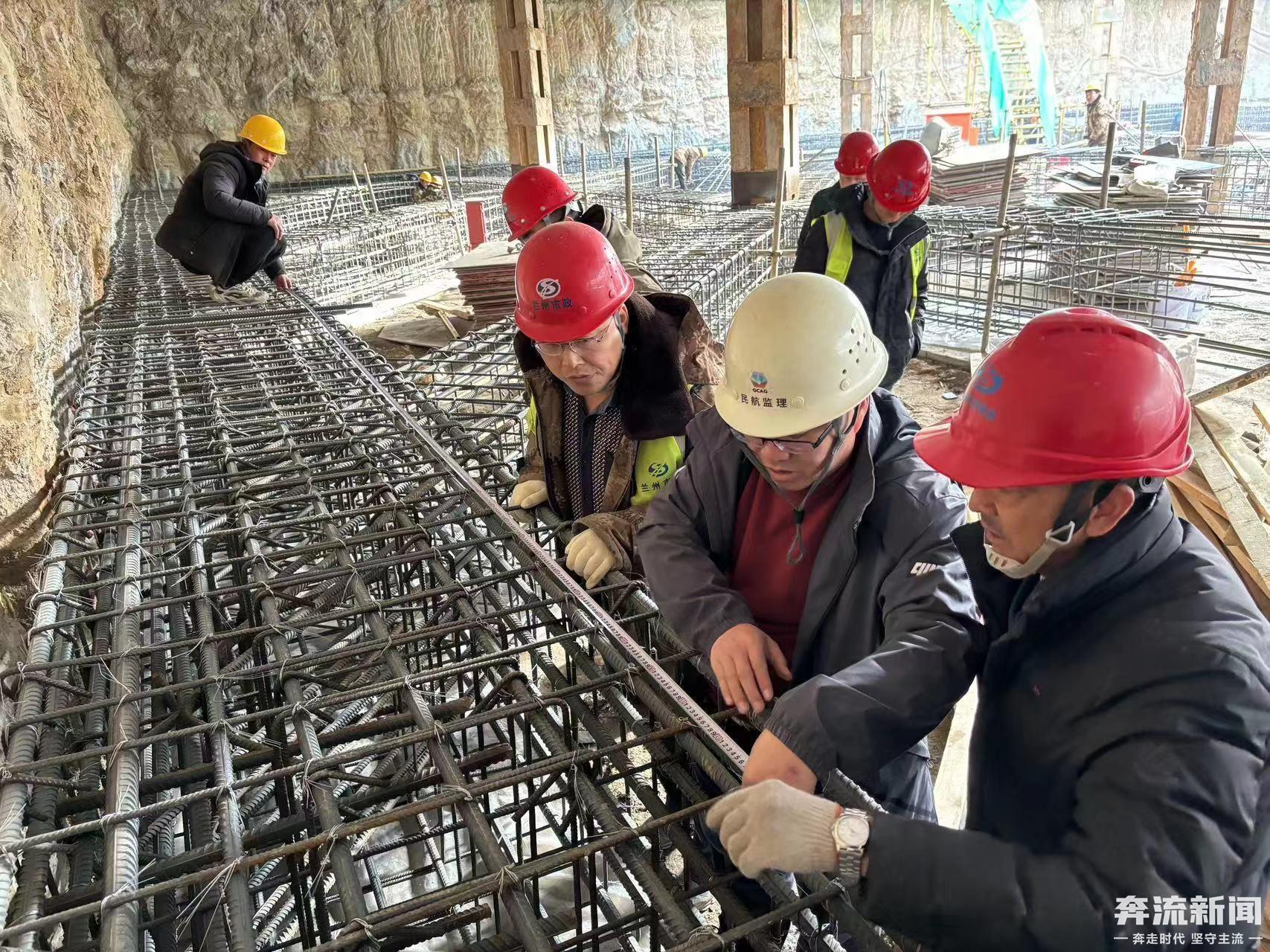 兰州五泉下广场提升改造项目，寒冬中施工热火朝天，只为尽早完工  第4张