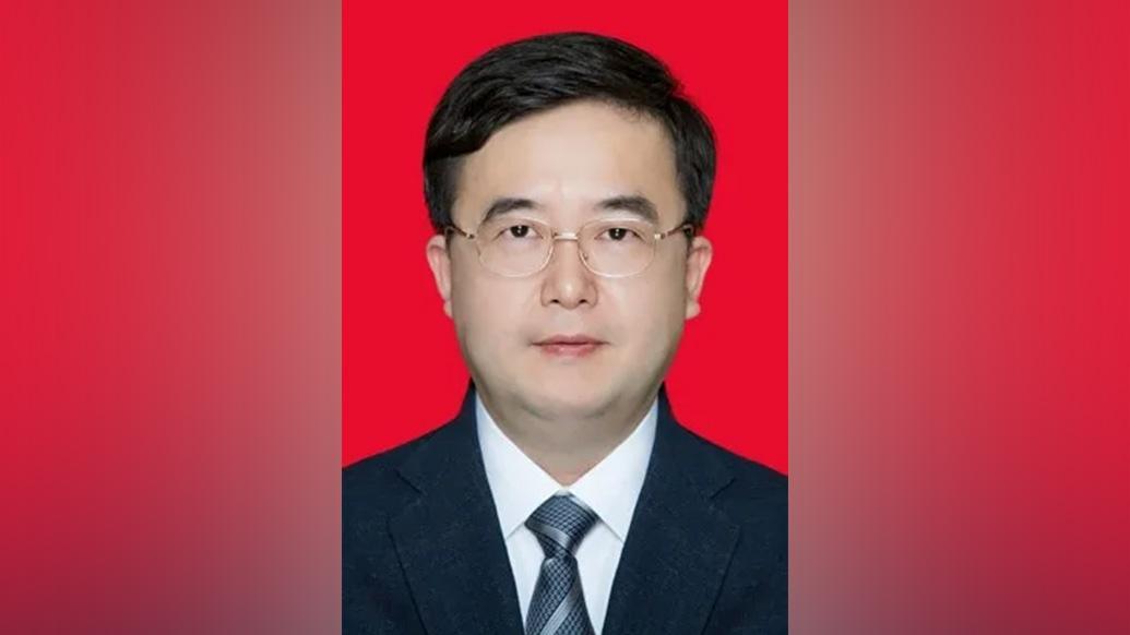 合肥高新区落叶高峰期，环卫工人们顶着寒风细雨清扫，他们的付出值得我们点赞  第6张