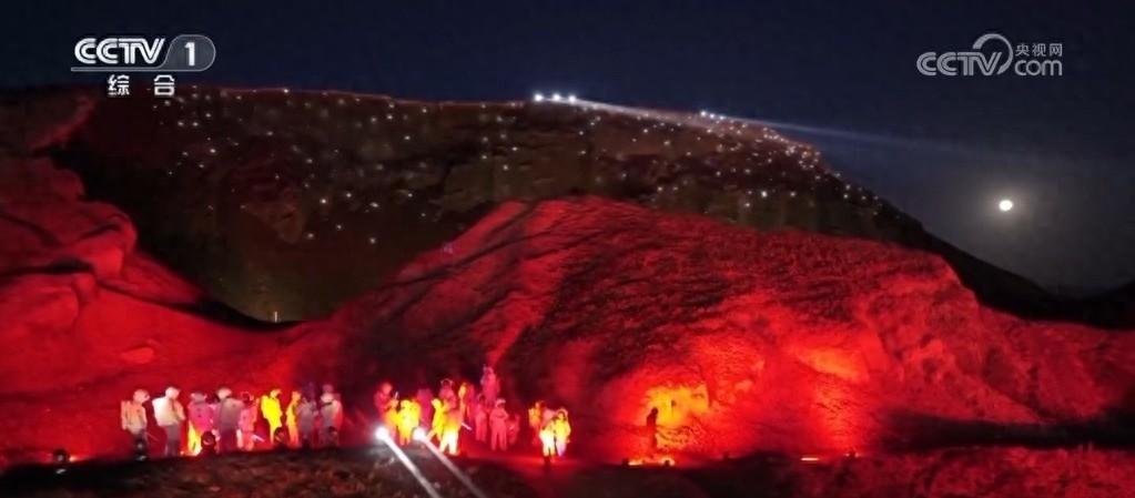 火山灯光秀、太行天路、长江之滨，特色旅游带你领略别样风光  第1张