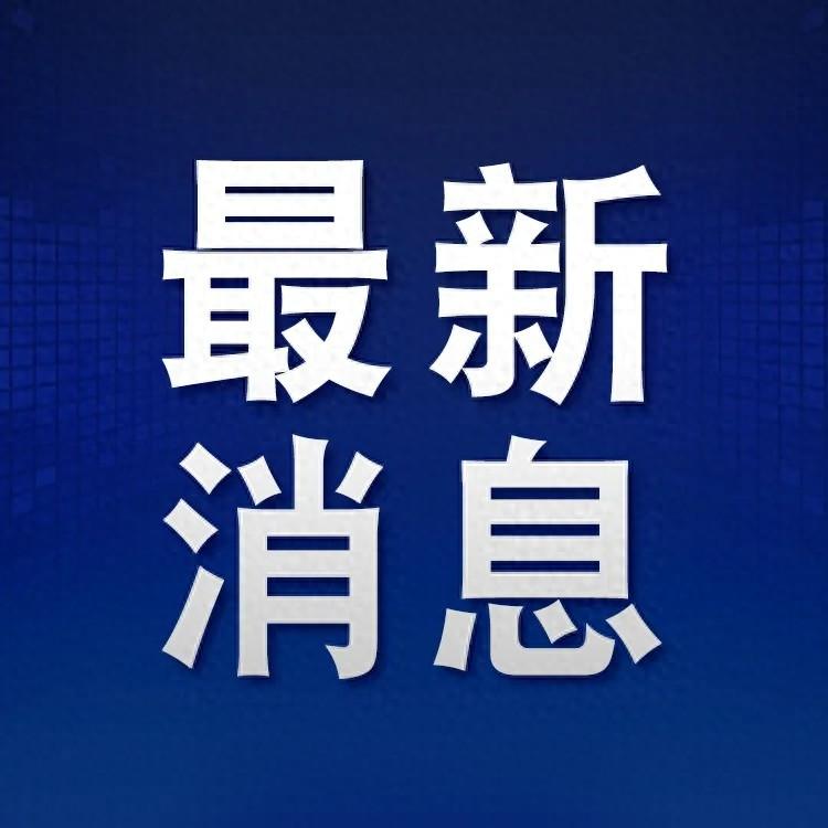 外包城管拒绝出示证件并辱骂摊贩，这事儿你怎么看？