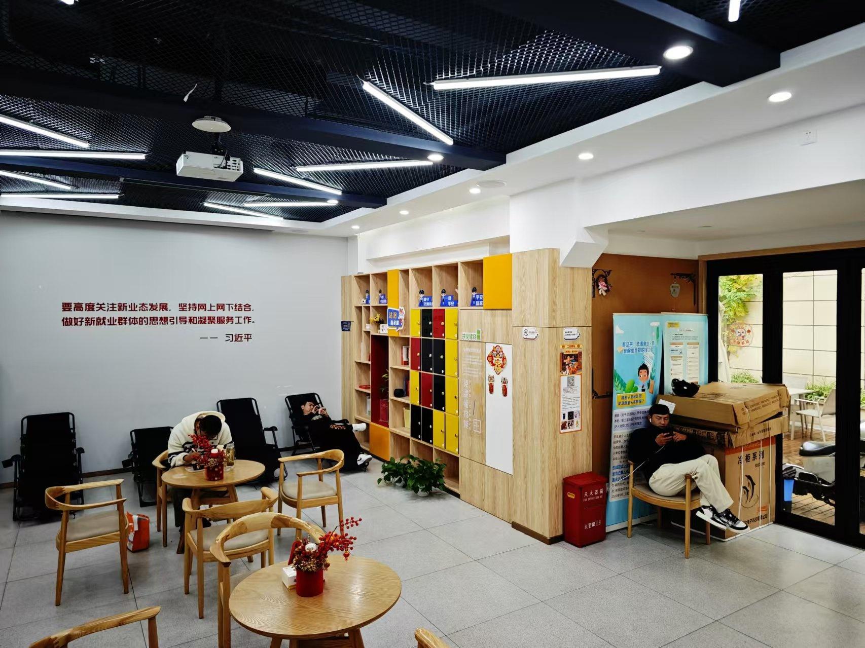 户外职工爱心接力站：硬件软件双管齐下，成功引流小哥们  第3张