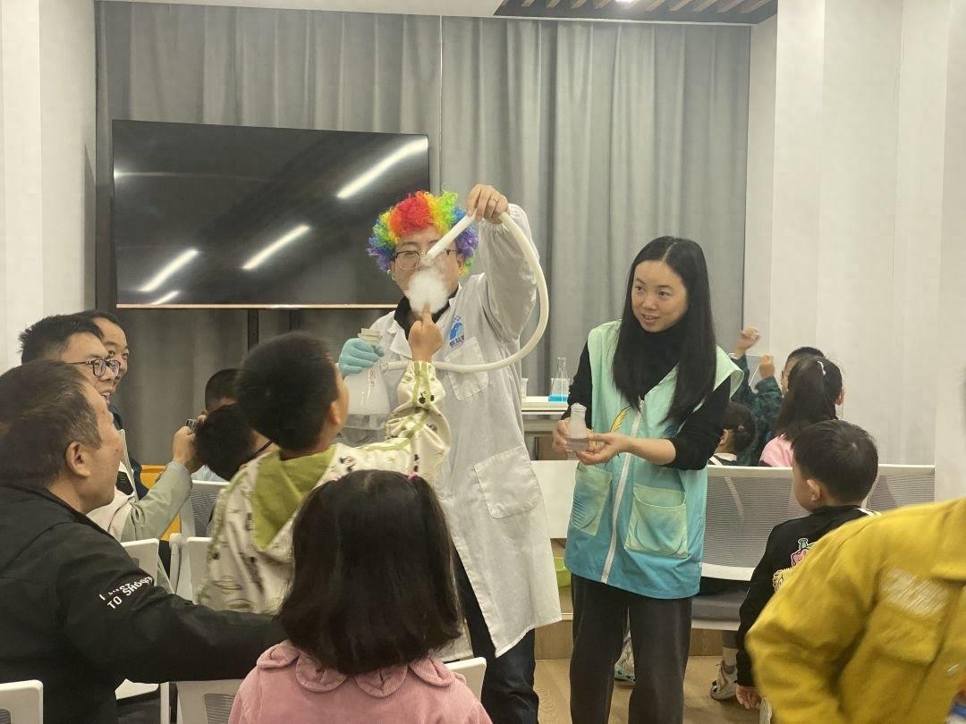 探索创新，科技赋能未来，点燃孩子的科学梦想  第1张