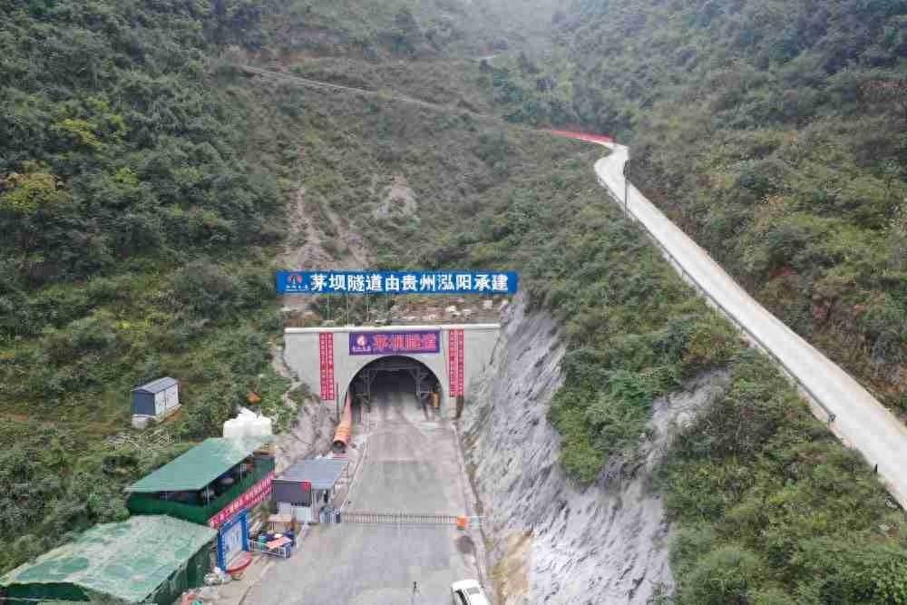 G352 公路改扩建工程如火如荼，年底将完成 40%  第1张