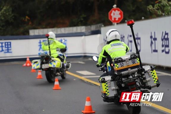 桃江交警铁骑大练兵！专业教官助力，打造最强执法力量  第2张