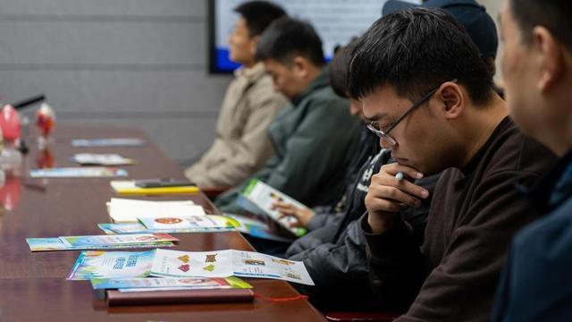 哈尔滨警方走进企业开展安全文化宣讲活动，助力亚冬会平安护航  第2张