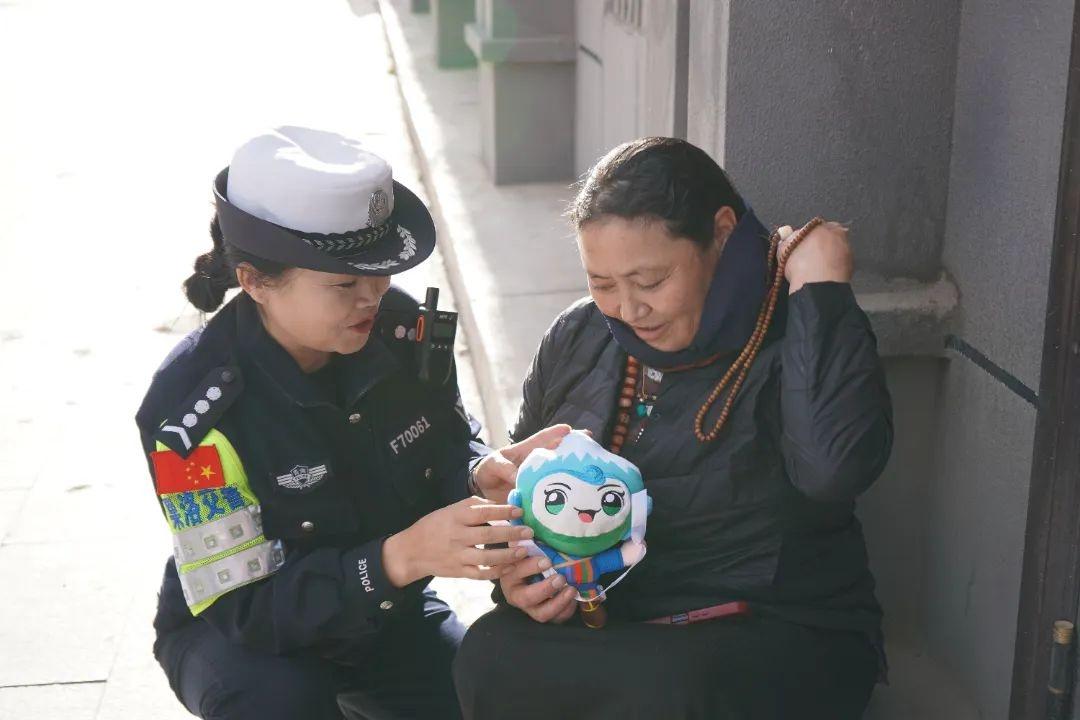 果洛交警走村入户，为农村交通安全筑牢屏障  第9张
