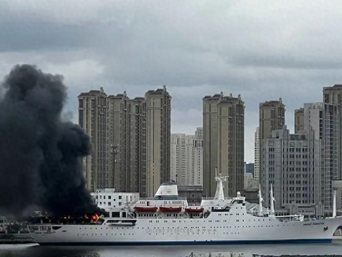 突发！海上拉斯维加斯东方公主号游轮大火，原因竟是……  第1张
