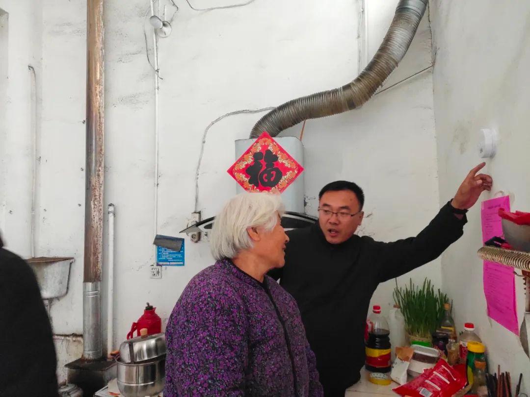 气温下降，辛寨街道多措并举，让老年人温暖过冬  第2张